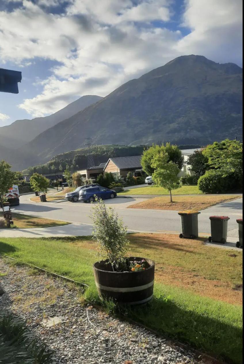 Banbury Deluxe With Spa Bath! Private Courtyard! Queenstown Exterior foto